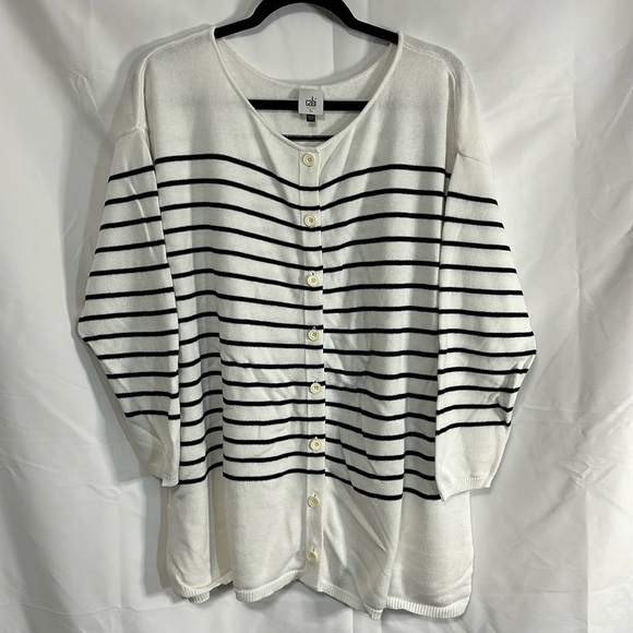 EUC Cabi Turnabout Cardigan #6164 - Picture 4 of 7
